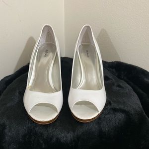 Peep toe white pumps